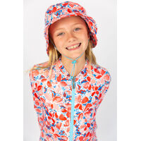 girl wearing the Swim Hat CORAL
    		